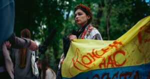 Сімейні цінності, умови життя чи патріотизм: чому жінки обирають залишатися в Україні