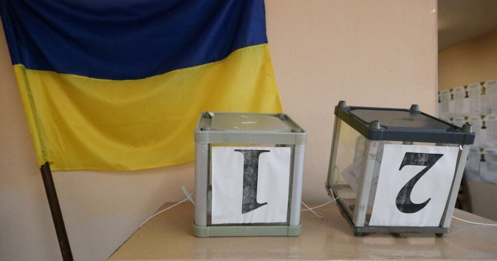 У ЦВК пояснили, за яких умов можливе проведення місцевих виборів в Україні.