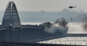 Удари по Кримському мосту: командувач ВМС закликає дотримуватись "інформаційної тиші
