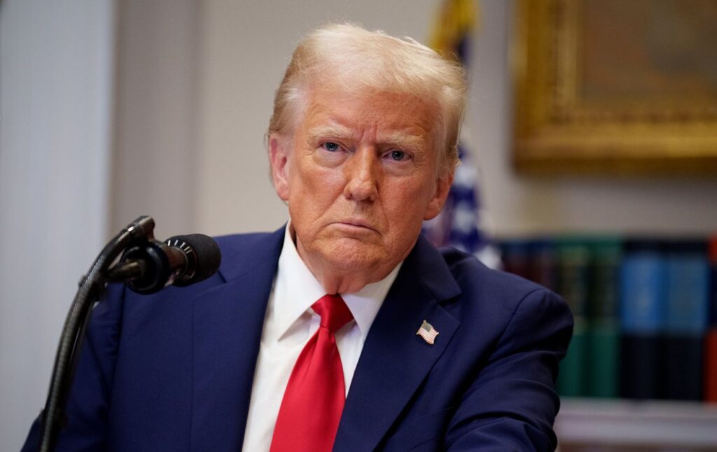 Дуже важко": Трамп натякнув, що Україні можуть не повернути частину територій