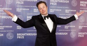 Ілон Маск продемонстрував зв'язок між Росією та США через пішохідний перехід по крижаному мосту