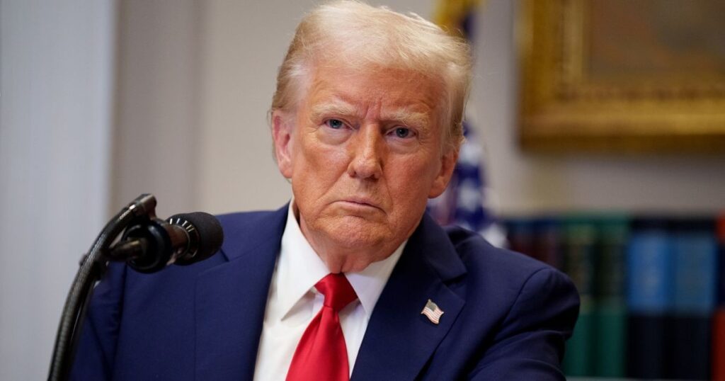 Трамп демонструє найнижчий рівень підтримки серед президентів США за перші 100 днів свого перебування на посаді, стверджує CNN