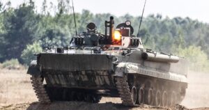 Російська БМП пішла на дно разом з екіпажем під час перетворення через Оскіл, — ОСГВ "Хортиця