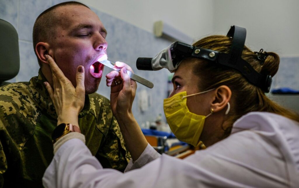 Зеленський запропонував нововведення для поранених військових: виплати в повному обсязі та скасування довідок