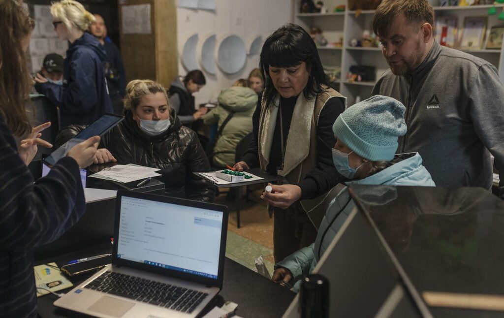 Допомога для переселенців у 2025 році: які виплати доступні українцям