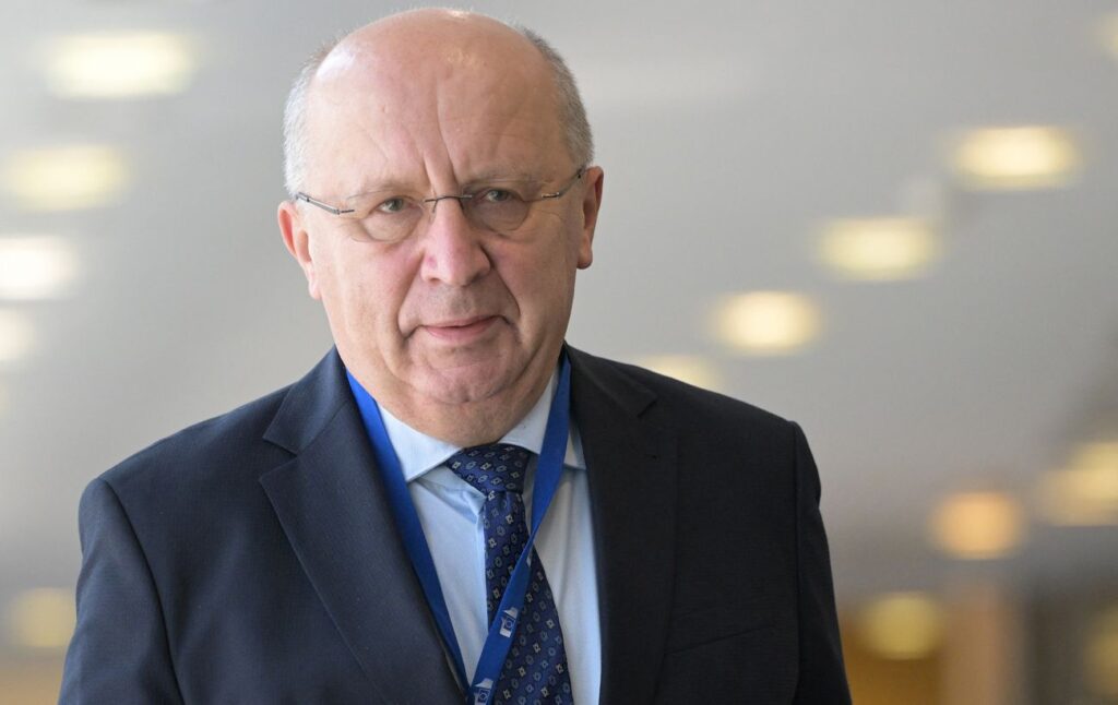 Єврокомісар висловив песимістичний прогноз для України в разі невступу до НАТО