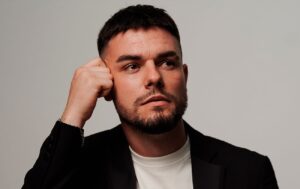 Покидала і принижувала": український співак вперше відкрився про знущання з боку коханої жінки