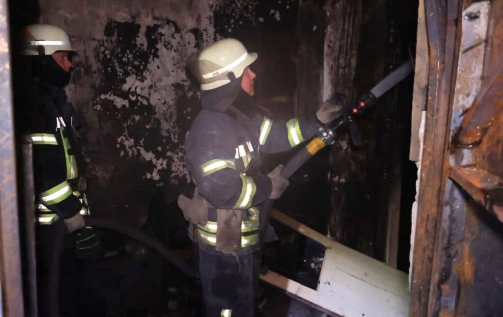 У Харкові виникла пожежа в багатоповерхівці: врятовано 15 осіб