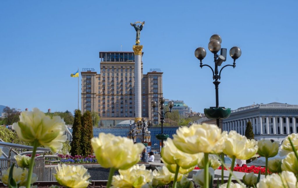 Квітневі морози та зростання євро погіршили бізнес-настрій в Україні