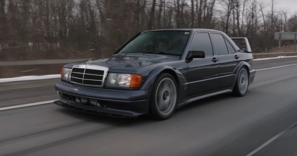 Майстер власноруч відтворив легендарний спортивний Mercedes 90-х
