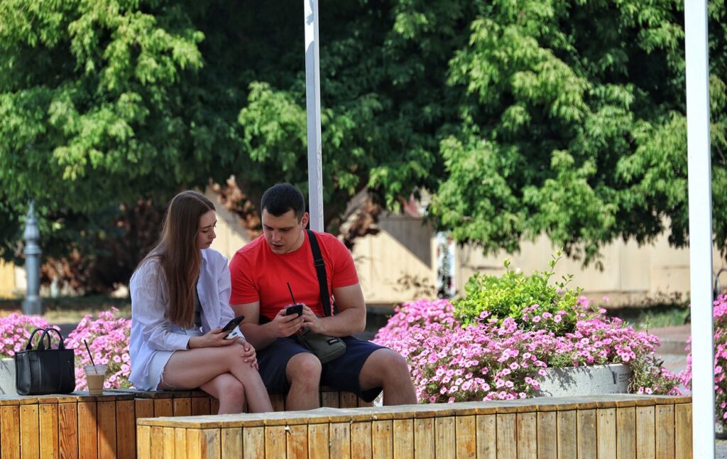 Погодні умови в Україні на сьогодні: де очікуються опади, а де температура сягне +26