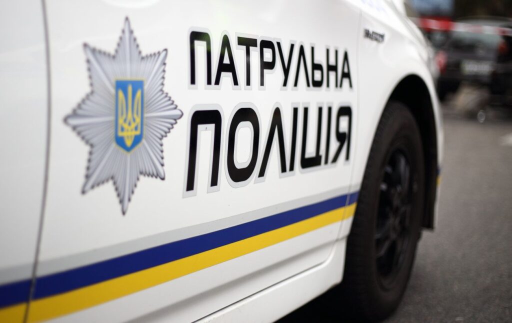 На Львівщині патрульні наїхали на неповнолітнього