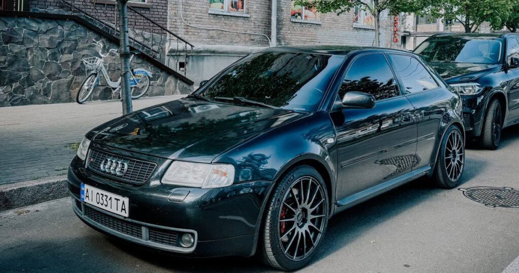 Преміум-версія VW Golf GTI: у Києві знайшли рідкісний спортивний хетчбек 90-х