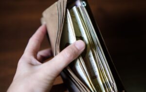 В уряді роз'яснили причини зростання зарплат в Україні