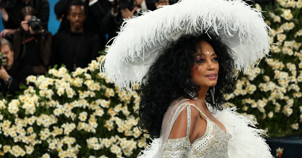 81-річна Даяна Росс вразила всіх на Met Gala 2025