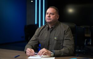 Танкерний флот та інше: Єрмак поділився сподіваннями щодо нових санкцій ЄС на адресу Росії