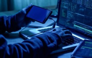 Експерти пояснили, чому українці часто стають жертвами шахраїв