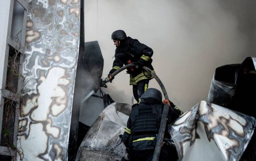 Постраждалі в Чернігові та руйнування в Одесі й Харкові: деталі наслідків нічної дронової атакі