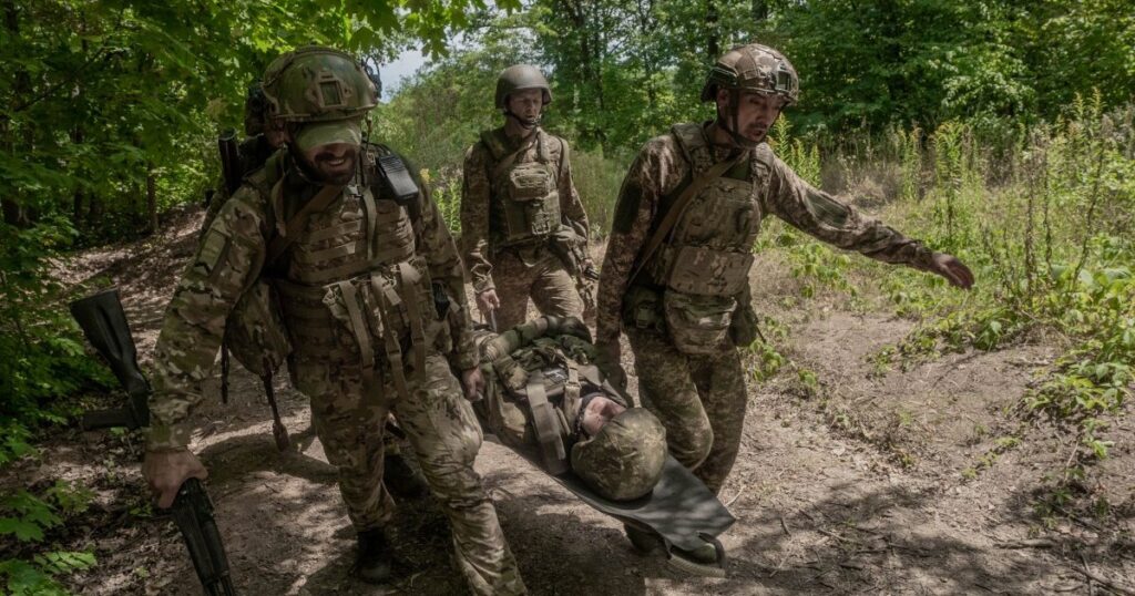 Справжні масштаби санітарних втрат і злочинні накази: бойовий медик виявив правопорушення в частині