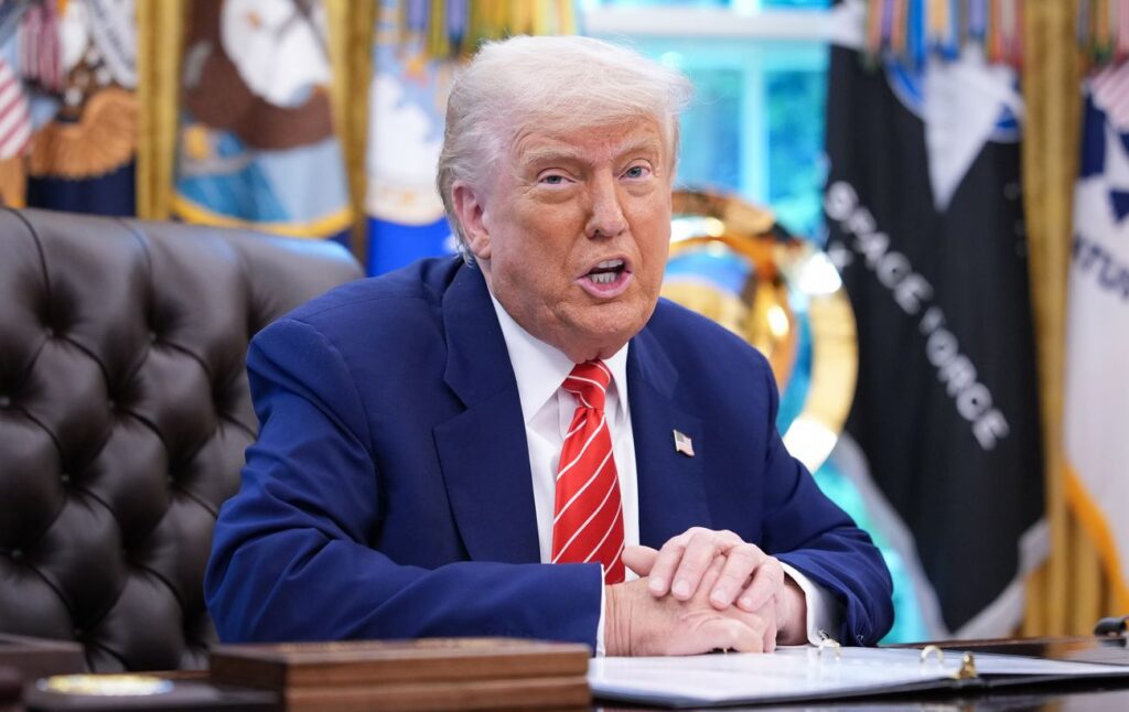 Трамп пообіцяв ввести нові мита для країн, які підтримують БРІКС