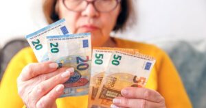 Гривня слабшає: причини зростання євровалюти та прогноз курсів на літо