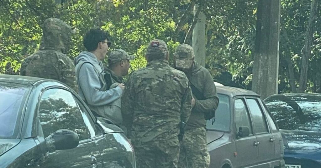 В Одесі таксист врятував пасажира від ТЦК та поліції, — користувачі соцмереж (відео)