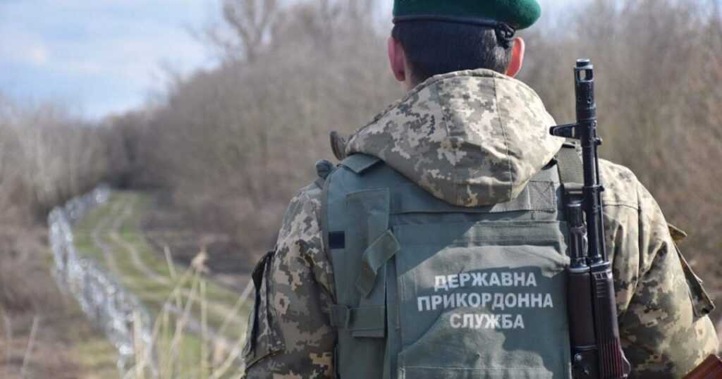 Український прикордонник потрапив у Словаччину, втікаючи з КПП "Ужгород" – журналіст