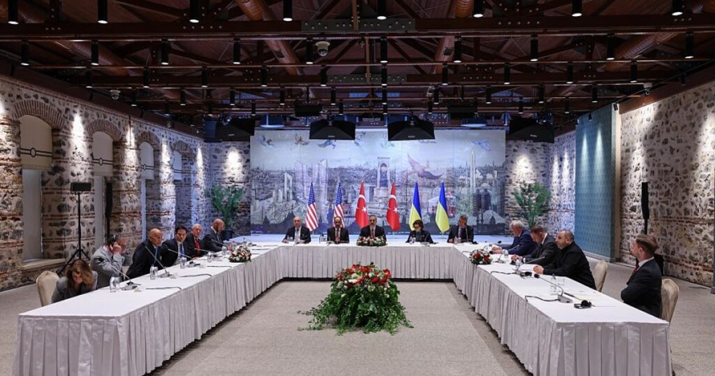 РФ анонсувала новий раунд переговорів з Україною: дати зустрічі