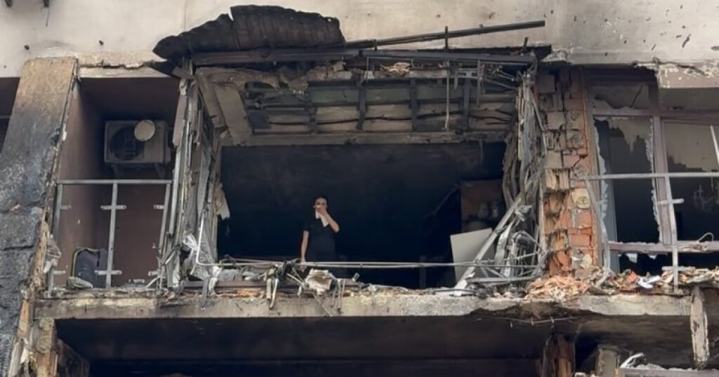 Вагітна дружина нардепа від "Слуги народу" продемонструвала, що залишилося від їхньої київської квартири