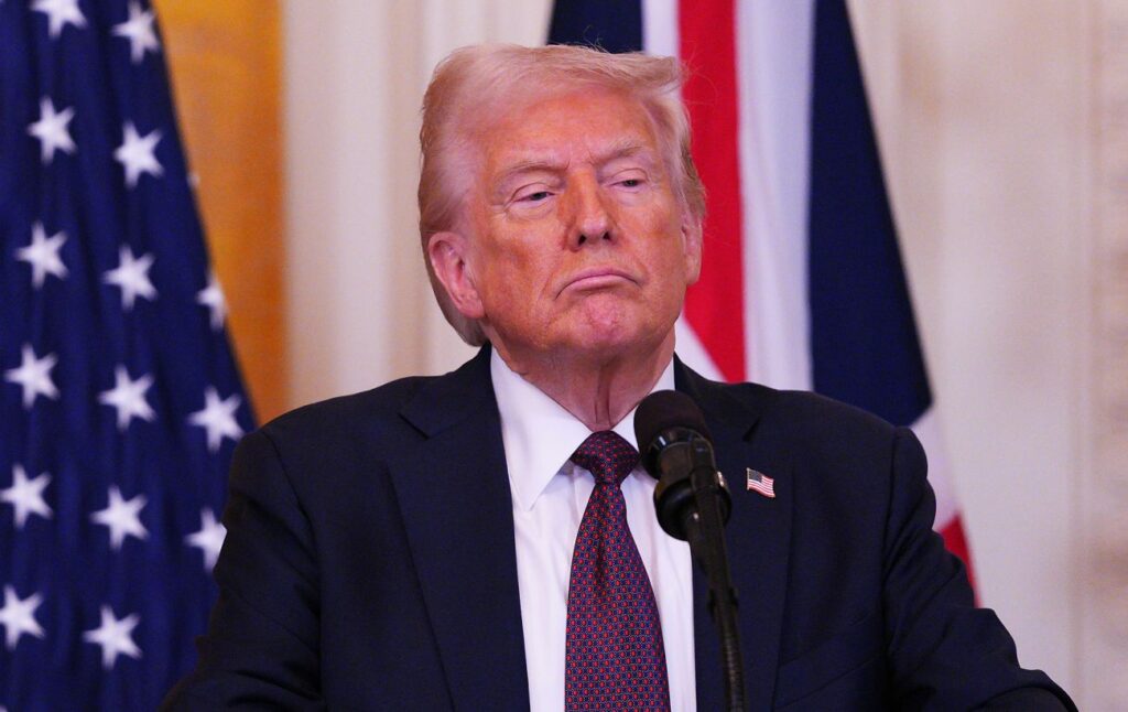Трамп угрожает введением односторонних пошлин с 9 июля: выбор между сделкой и тарифами