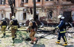 Росія завдала удару по Харкову 10 дронами: 66 постраждалих, серед яких - діти