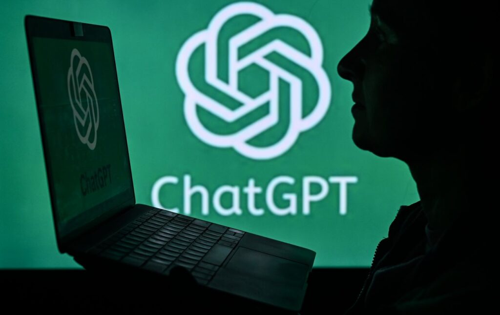 ChatGPT почав працювати повільніше? 5 способів, які справді пришвидшать його роботу