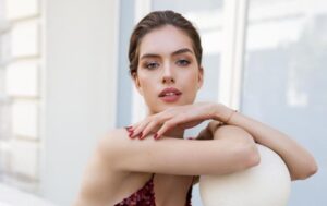 Екс-комарова поділилася, як вразити всіх стильним пляжним нарядом