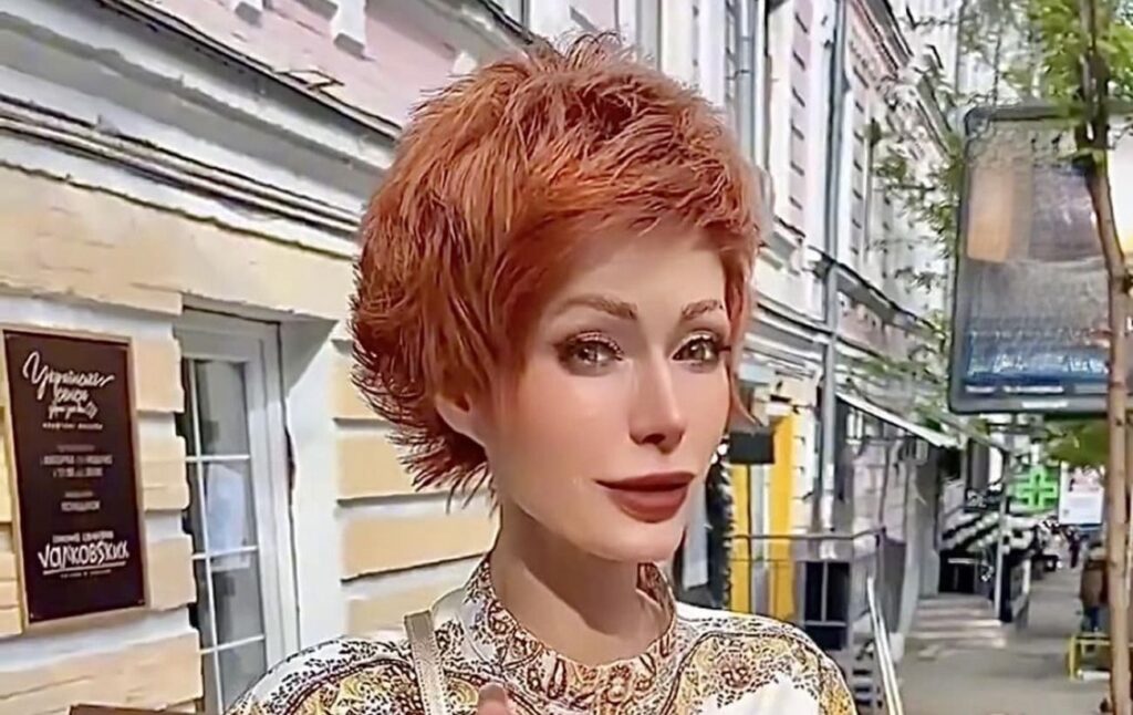 Елена-Кристина Лебедь привлекла внимание "беременным" животиком