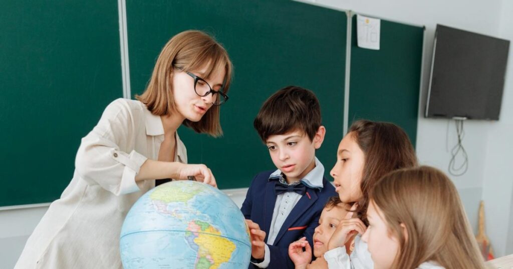 Витрати батьків на підготовку до школи у 2025 році