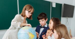 Витрати батьків на підготовку до школи у 2025 році
