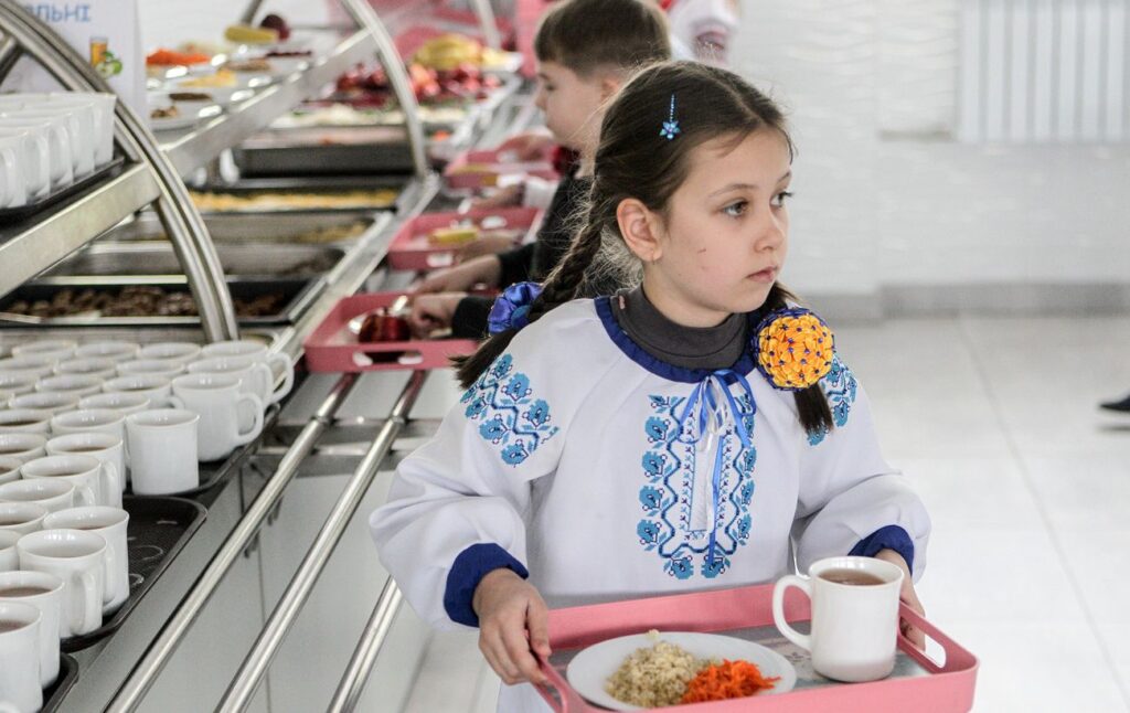В Україні змінюють систему шкільного харчування: коли обіди будуть безкоштовними для всіх учнів