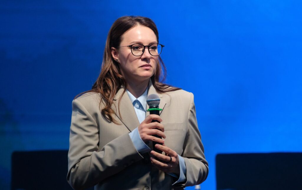 Суперечливе питання: прем'єр щодо збільшення зарплат вчителям в Україні
