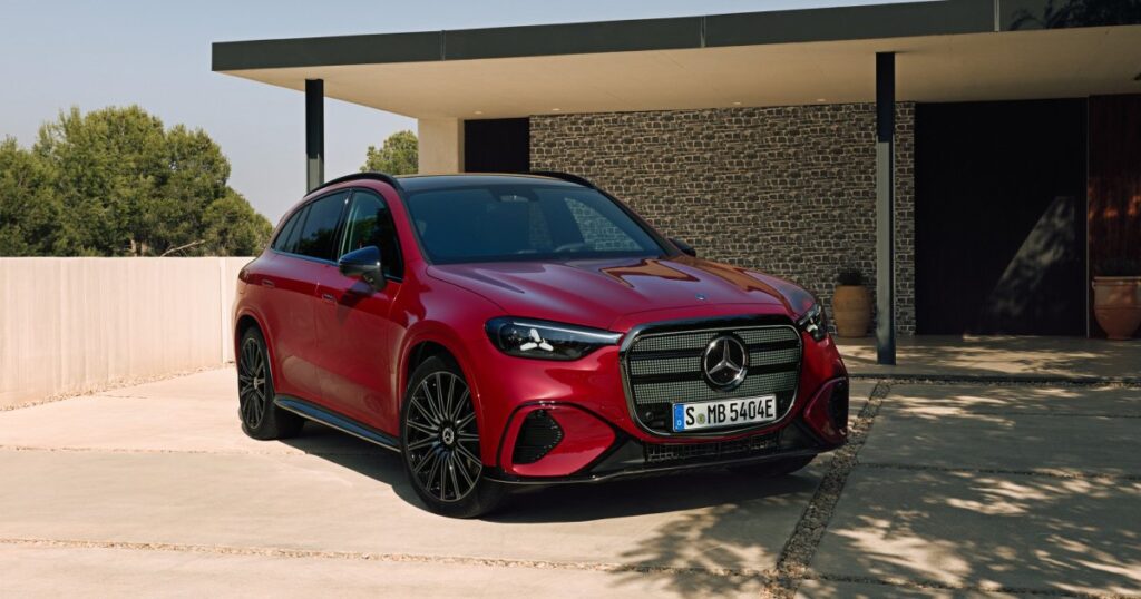 Запас ходу 700 км і великий екран: представлено новий електрокросовер Mercedes GLC
