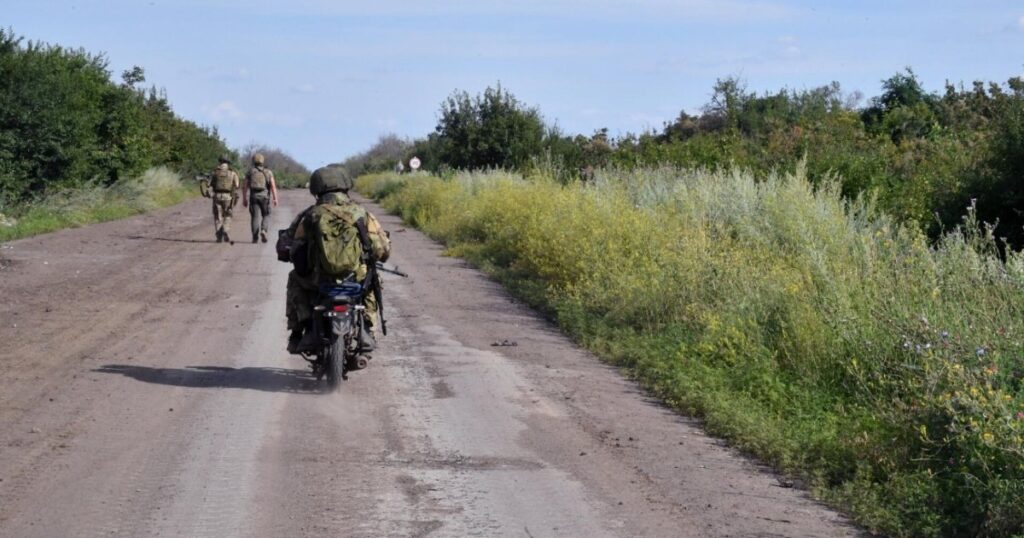 Мотоцикли ЗС РФ просунулись на 12 км: чи зможуть росіяни утриматися під Добропіллям