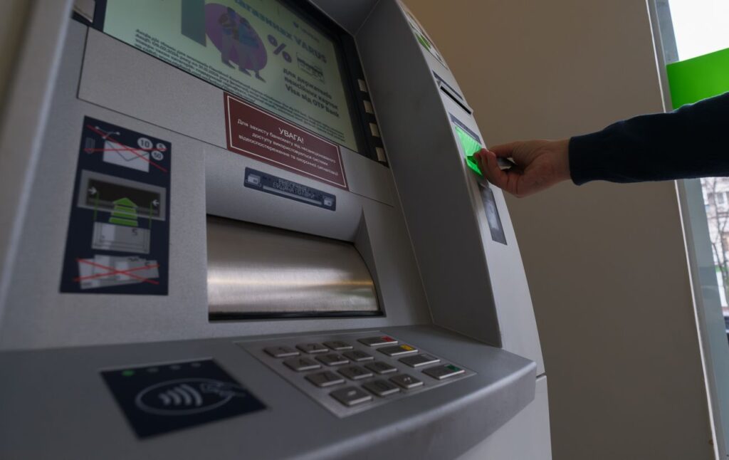 Вклади українців збільшилися майже на 100 млрд гривень: в яких банках та в якій валюті