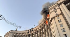 Удар по Кабміну — блеф Кремля: як Путін намагається грати на підвищення зі слабкими позиціями