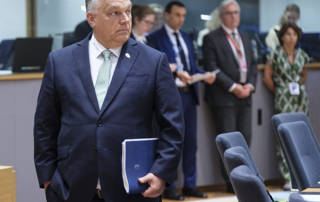 МВФ оцінив збитки Орбана через відмову ЄС від російських нафти та газу
