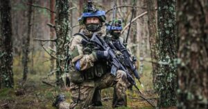 США зупинять військову допомогу країнам НАТО на кордоні з Росією — Reuters