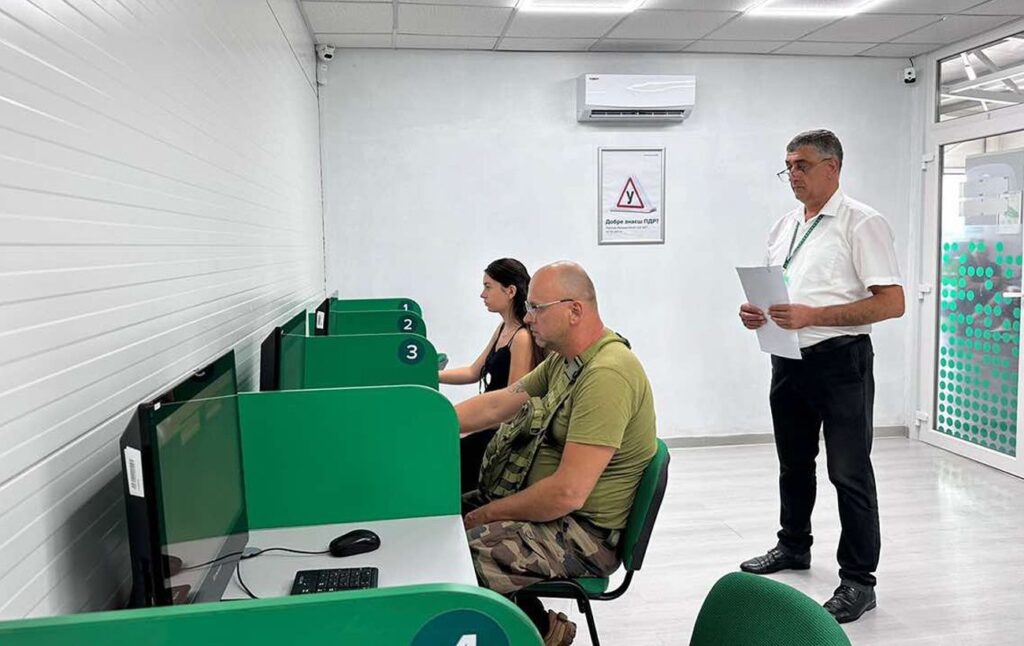 Теорія без автошколи: які іспити необхідно пройти для отримання прав на дві категорії