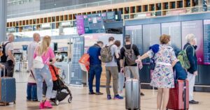 Європейські аеропорти активно зупинили свою діяльність: причина в матеріалах ЗМІ