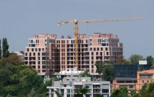 Новобудови 2025: кількість зданих квартир у першому півріччі та регіони з найбільшими обсягами