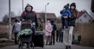 Кількість підтримки українських біженців в Польщі досягла рекордного мінімуму