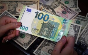 Україна розпочне отримання репарацій від Росії через "кредит" ЄС з 2026 року, повідомляє Bloomberg
