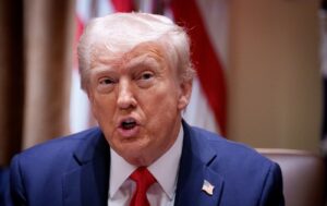 Трамп закликає Путіна припинити війну: витративши мільйони, мало що здобуто